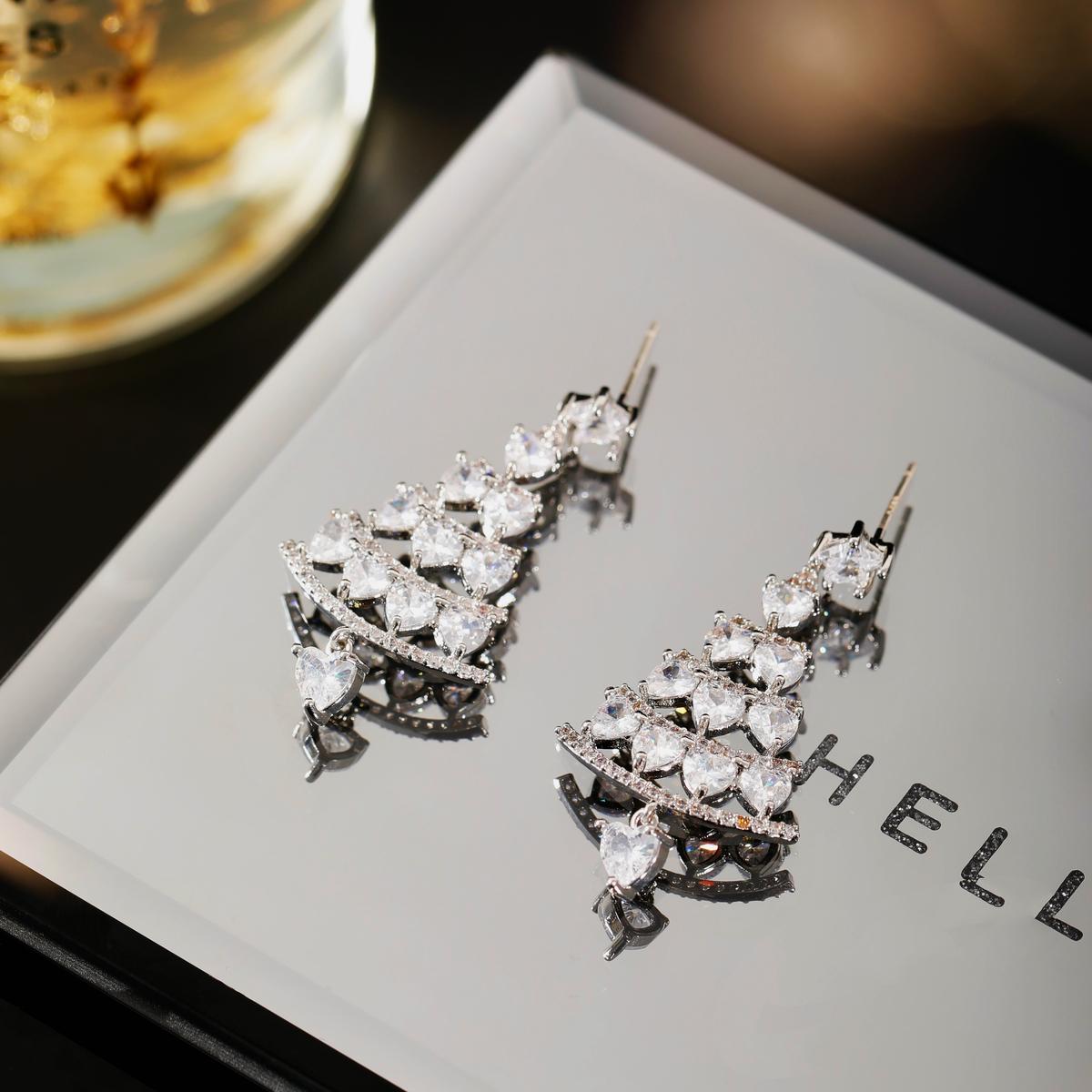 Sparkling Christmas Tree Earrings🎄✨