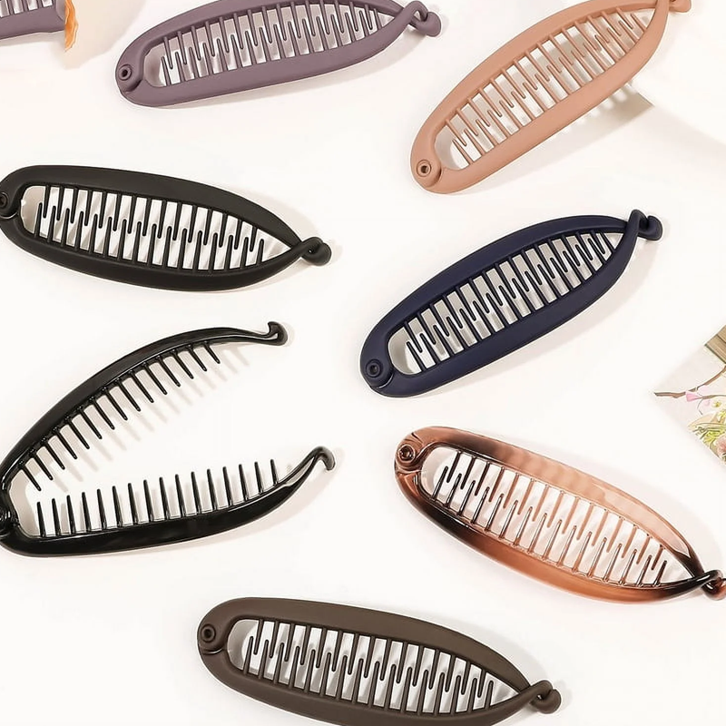 Interlocking Banana Clip for Secure Hold