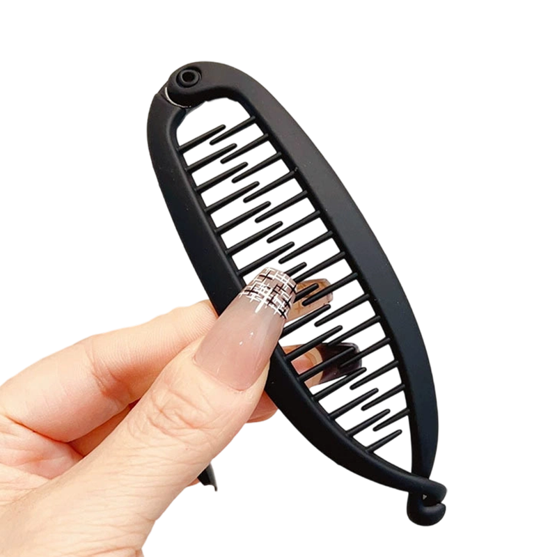 Interlocking Banana Clip for Secure Hold