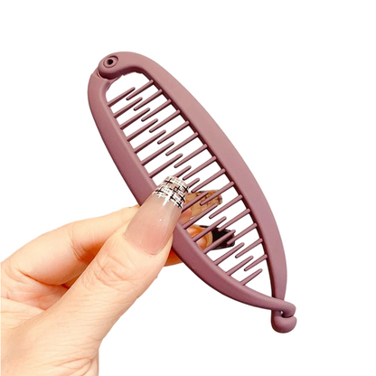 Interlocking Banana Clip for Secure Hold