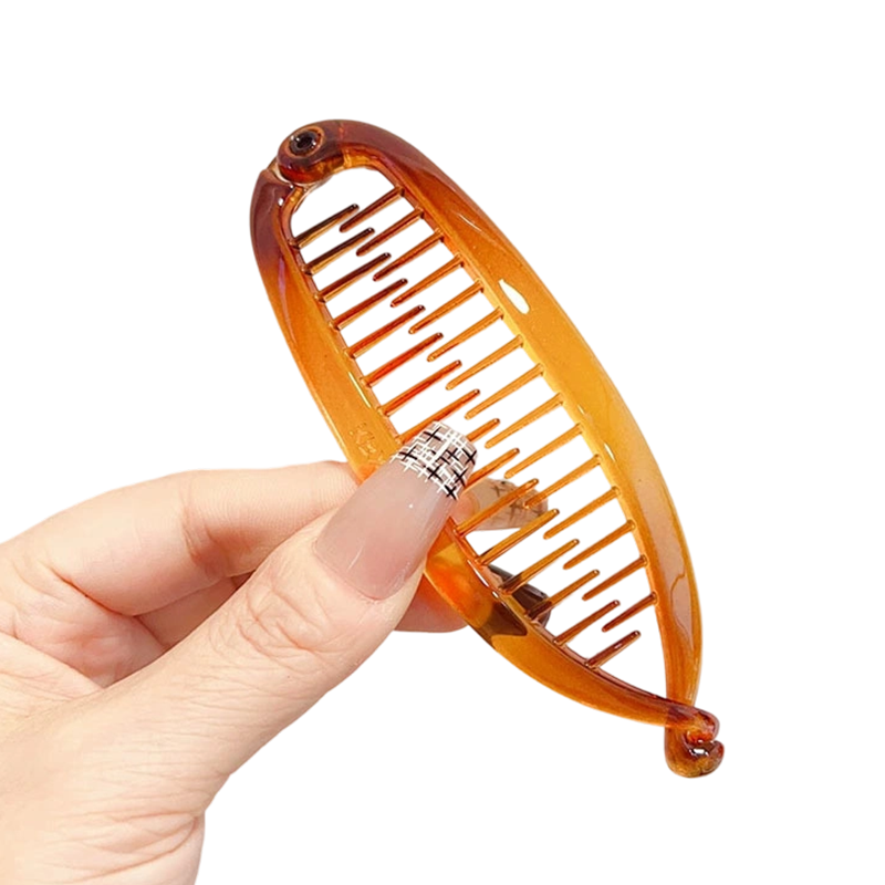 Interlocking Banana Clip for Secure Hold